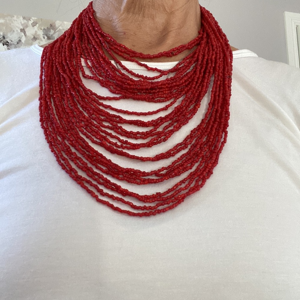 Red beads necklace - Picture 2 of 4